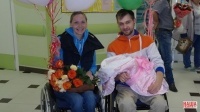 В Екатеринбурге пара инвалидов-колясочников стали родителями здорового малыша