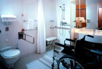 Как оборудовать ванную и туалет для инвалида в обычной квартире