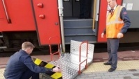 Инвалид-колясочник в ростовской области не смог попасть в электричку из-за халатности железнодорожников
