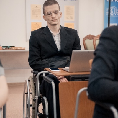  Ищу девушку.