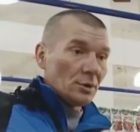 Охранники челябинского магазина избили инвалида до потери сознания: видео