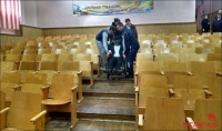 "Люди, опомнитесь!" В Гомеле инвалид-колясочник просит разрешить в подъезде пандус, но соседи против