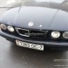 Водитель BMW занял сразу три места для инвалидов.