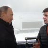 Должна стать примером