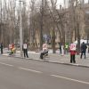 В Липецке инвалиды-колясочники перекрыли дорогу