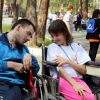 «Помогая другим»